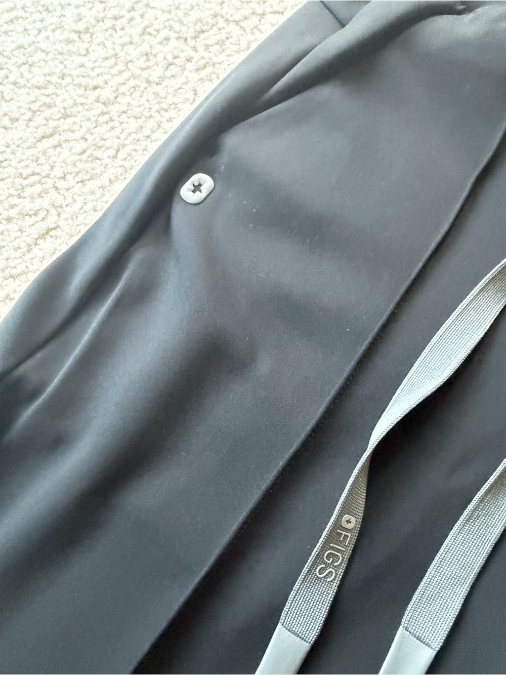 Figs Black Scrub Pants with Elastic Waistband - Picture 2 of 4